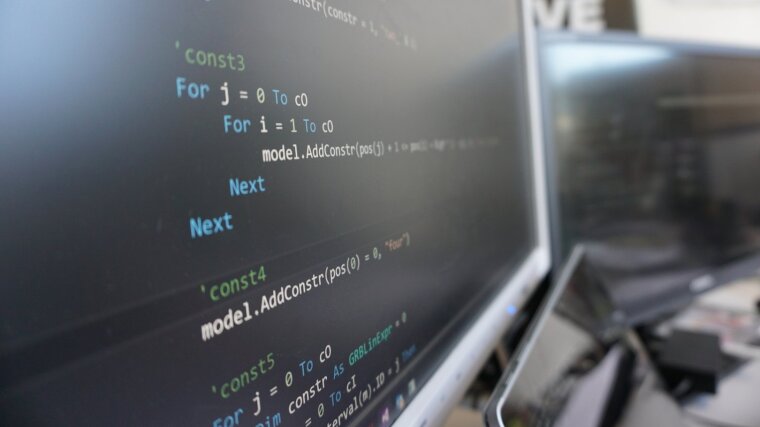 Bildschirm mit Code