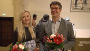 Die Gewinner Janina Voigt (SS 2025) und apl. Prof. Holger Graf (WS 24/25).