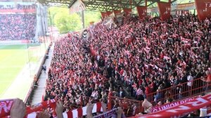 Fussballstadion