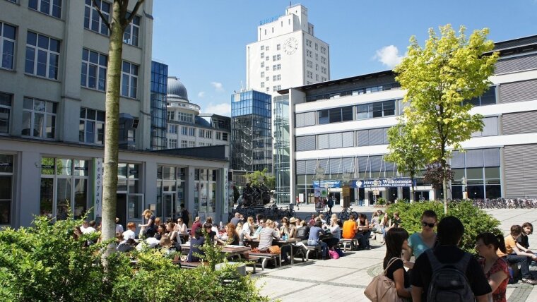 Campus Carl-Zeiß-Straße